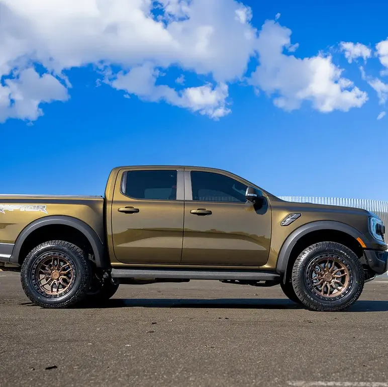 17X9.0 Arena Hustle Smoked Bronze Center Satin Black Lip 4
