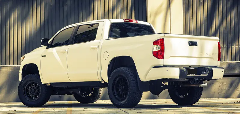 17X9.0 Kmc Mesa Km544 Matte Bronze W/Black Lip 6