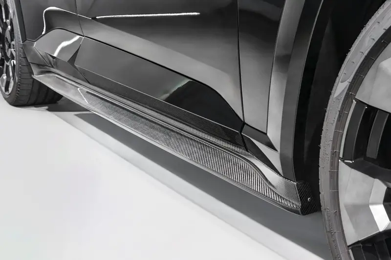 Bmw Xm G09 Carbon Fibre Side Skirts By 3D Design 1
