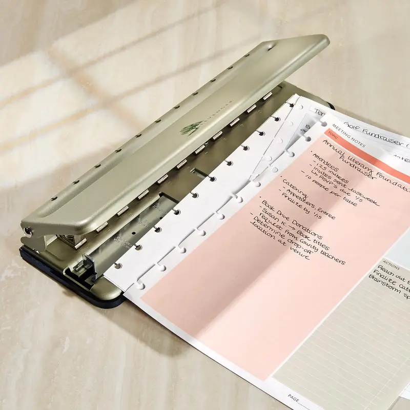 Circa Universal Discbound Notebook Desk Punch 1