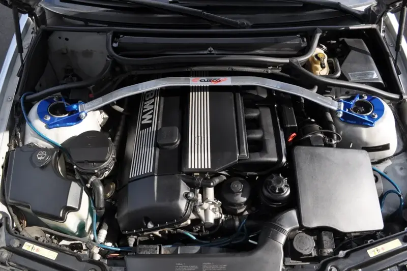 Cusco Type Os Front Strut Bar 1998-2005 Bmw 323 / 325 / 328 / 330 / M3 (E46) 1