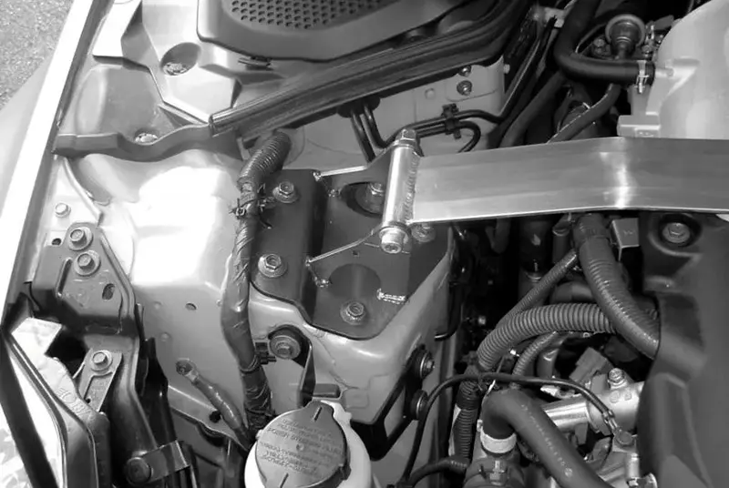 Cusco Type Os Front Strut Tower Bar 2003-2006 Nissan 350Z (Z33) 2