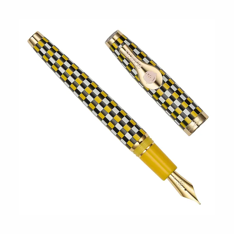 Estie Peanuts Charlie Brown Fountain Pen 1