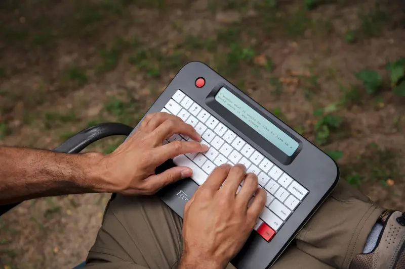 Freewrite Alpha Typewriter In Raven Black With Backlight 2