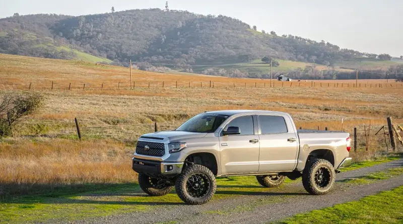 Readylift 8" Lift Kit 2007-2021 Toyota Tundra W/ Falcon 1.1 Shocks 2