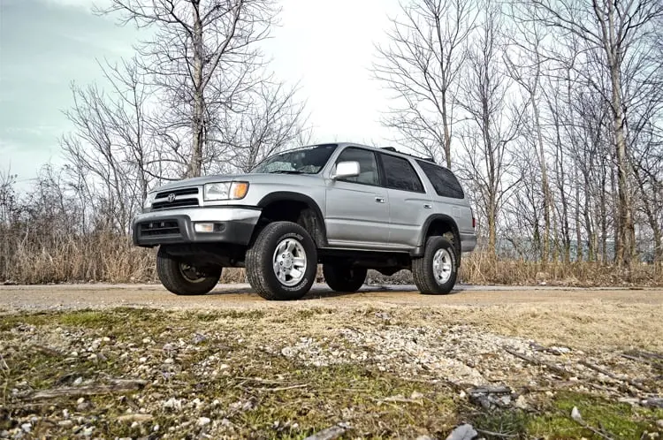 Rough Country 3" Lift Kit 1996-2002 Toyota 4Runner 2Wd/4Wd 2