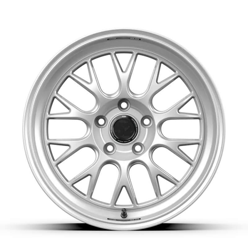 Fifteen52 Holeshot Rsr Forged Wheel – 18X9.5 Inches, 5X120Mm Pcd, 22Mm Offset, 72.56Mm Center Bore, Radiant Silver 1