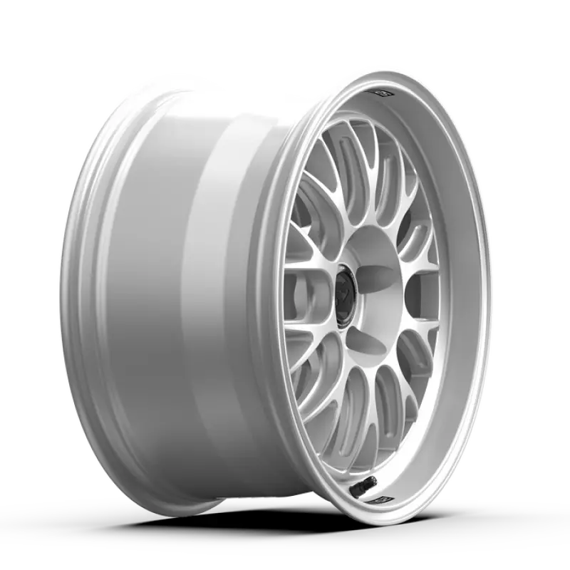 Fifteen52 Holeshot Rsr Forged Wheel – 18X9.5 Inches, 5X120Mm Pcd, 22Mm Offset, 72.56Mm Center Bore, Radiant Silver 2